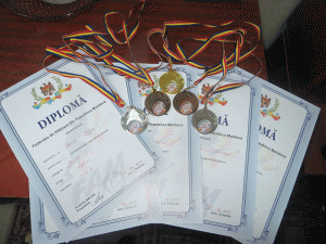 Medaliile şi diplomele atleţilor din Ungheni