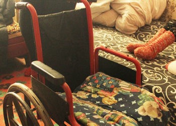 O familie chinuită de boală și sărăcie