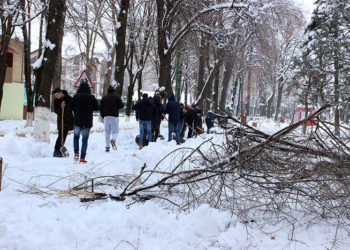 Timpul nefavorabil îi îndeamnă la acțiuni nobile