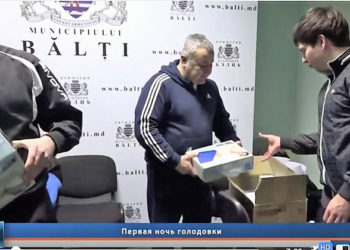 Postul local de televiziune din Bălți acuză câteva portaluri că dezinformează: „În cutii erau saltele gonflabile, dar nu mâncare”