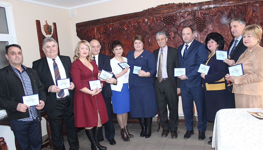 „De Eminescu ți se poate face dor și foame”