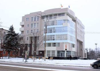 Luxul Palatului de Justiție  din Ungheni