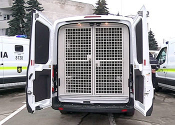 Lux pentru deținuți, rable pentru cetățeni