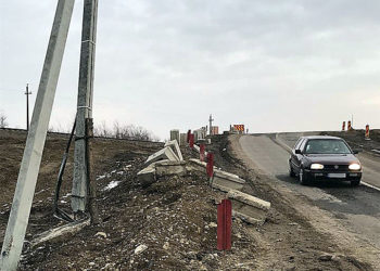 Invenție ungheneană – stâlp sprijinit de un ciot