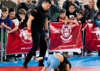 Unghenenii sunt buni și la grappling