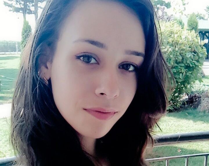 Sabrina Sinițchi: „Cea care  a înțeles  că îmi place  limba franceză  a fost profesoara din gimnaziu”