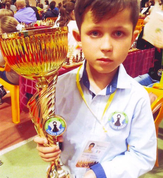 Unghenenii la „Pionul Negru”