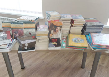 Bucureștenii au donat cărți unghenenilor