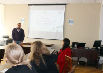 Tribune mobile la evenimentele publice din Ungheni