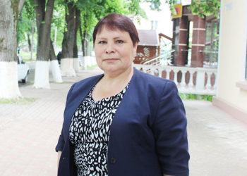 Irina Trofim: „Îmi încălzesc  sufletul lucrul, casa, copiii”