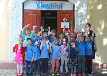 FOTO. Flashmob, concurs și expoziții – așa au sensibilizat copiii maturii să păstreze un mediu curat