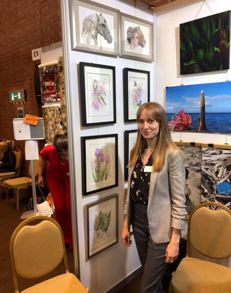 O ungheneancă la o expoziție în Londra