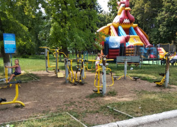 Utilajele de sport din scuarul „Grigore Vieru”  din Ungheni, e posibilă renovarea lor?