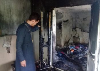 O familie tânără a rămas fără locuință