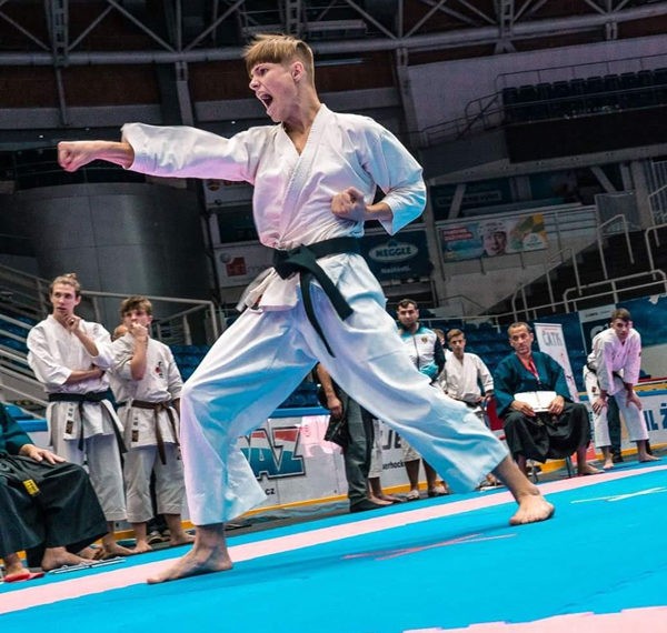 Karateka din Ungheni s-au întors  din Cehia cu 25 de medalii