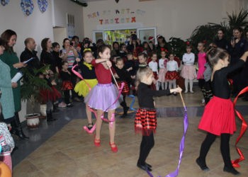 La bibliotecă s-a dat startul sărbătorilor de iarnă