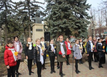 FOTO. „Vieru – dulce vers” sau cum a fost sărbătorit la Ungheni poetul Grigore Vieru