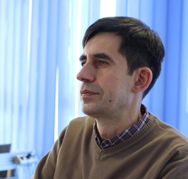 Ne-am jucat  de-a politicianismul…