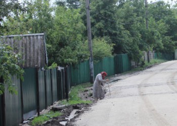 Ați găsit vinovații: bătrânii…