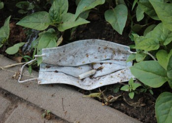 Nereciclate corespunzător,  măștile de protecție devin focare de infecție