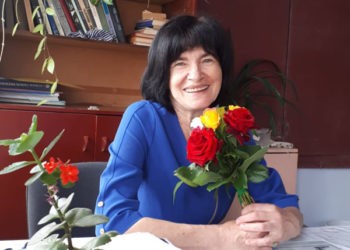 Îndrăgostită de elevi, de școală și de cărți