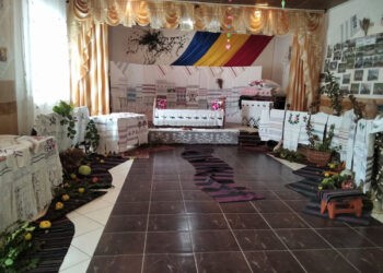 Căminul cultural de la Mănoilești, gazda unei expoziții de prosoape