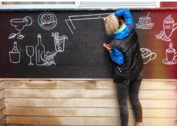 FOTO. Cristina Martîniuc: „Tăcerea și împlinirea sunt stări care duc la decolare”