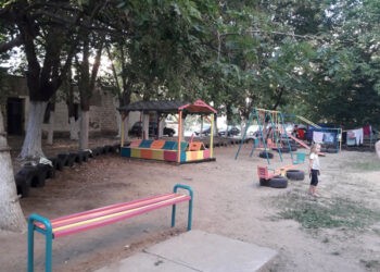 Curte amenajată dintr-o ambiție