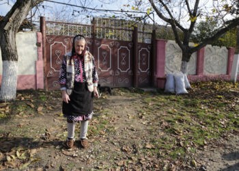 Locuitorii din șase localități din raionul Strășeni sunt informați despre necesitatea sortării deșeurilor menajere