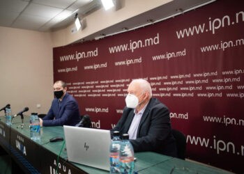 Elevii din familiile cu nivel socio-economic scăzut se confruntă cu excluziune digitală