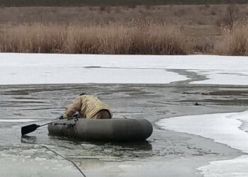 Un copil de patru ani și bunicul acestuia s-au înecat într-un lac, la Ialoveni