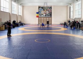Sunt reluate competițiile sportive naționale la lupte, atletism, tenis și volei