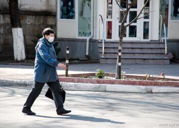 În raioanele cu Cod Roșu va fi restricționată deplasarea populației