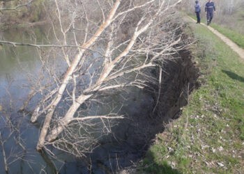 Avertizare: Să nu se intervină la modificarea digurilor de protecție!