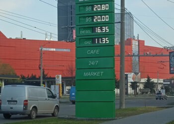 S-a scumpit benzina