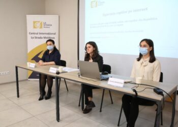 Fiecărui al 2-lea copil i s-a cerut să expedieze online imagini indecente, studiu