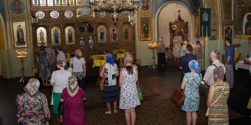 Creștinii trebuie să serbeze Paștile lăuntric, în rugăciune și lângă cei apropiați, preot