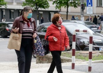 De ce trebuie să purtăm mască chiar dacă ne-am vaccinat