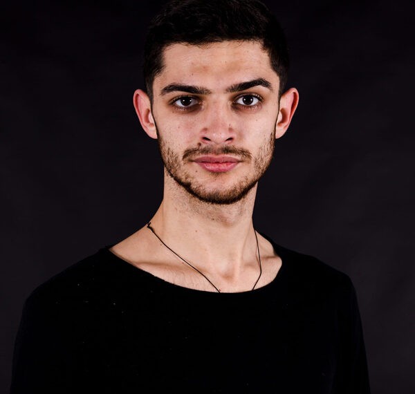 Interviu cu Edgar Bunea, tânărul care a format prima trupă de teatru de tineri din Ungheni – „TeatrUngheni”