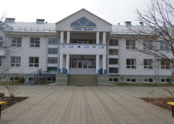 Primul sunet de clopoțel la LT „Elada”  în condiții de pandemie