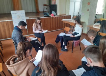 Tinerii din Pîrlița au discutat despre ghidarea în carieră