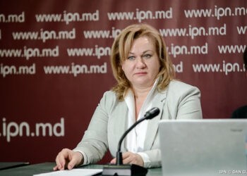 Guvernul ar trebui să promoveze adoptarea de către Parlament a legilor de mediu, ONG-uri