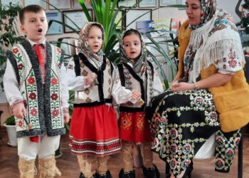 Au venit colindătorii la Casa Limbii Române din Ungheni