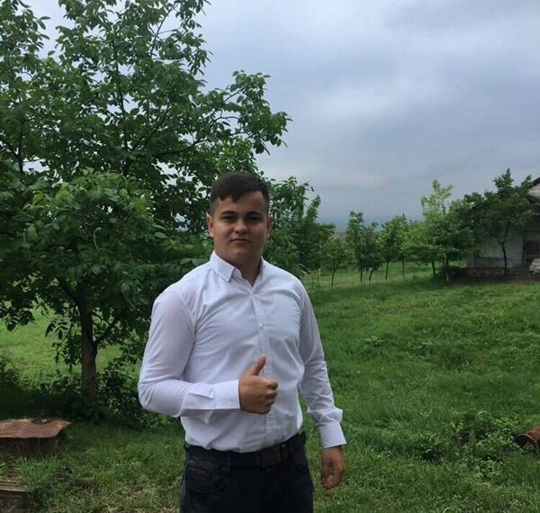 Treizeci și șase de ore nedormite. Povestea unui unghenean, care ajută refugiații din Suceava