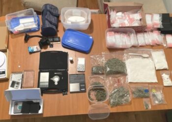 Nouă persoane sunt cercetate pentru comercializarea drogurilor pe internet
