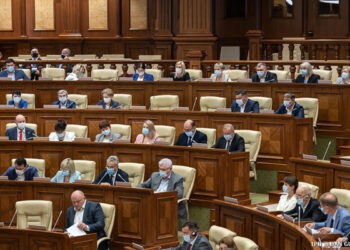 Ex-directorul SIS, Vasile Botnari, a fost reținut