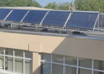 Sistemele fotovoltaice solare vor putea fi amplasate pe terenurile cu destinație agricolă