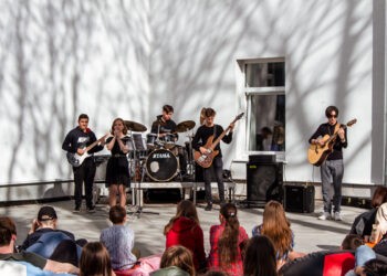 Trupa „Respect” din Ungheni s-a lansat  într-un concert caritabil pentru susținerea refugiaților ucraineni