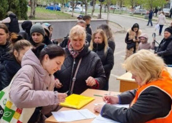 Un copil de 3 ani, prins între dărâmăturile a două transformatoare