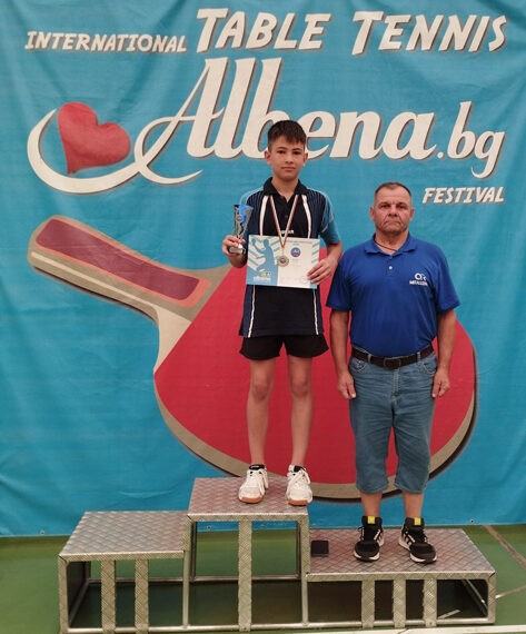 Aur la tenis de masă obținut de ungheneanul  Victor Carabaș